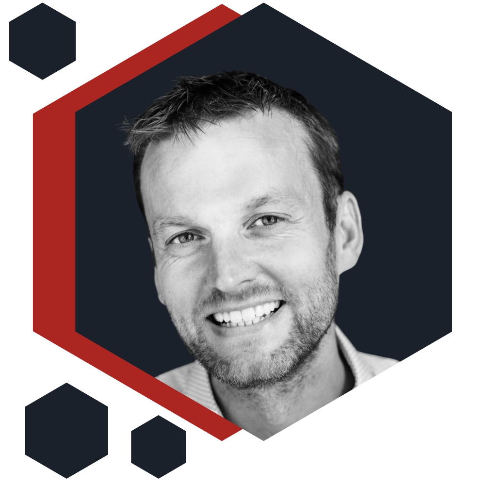 Portrét CRM konzultanta Petra Hykela, experta na analýzu dat a zvyšování tržeb ve firmách.