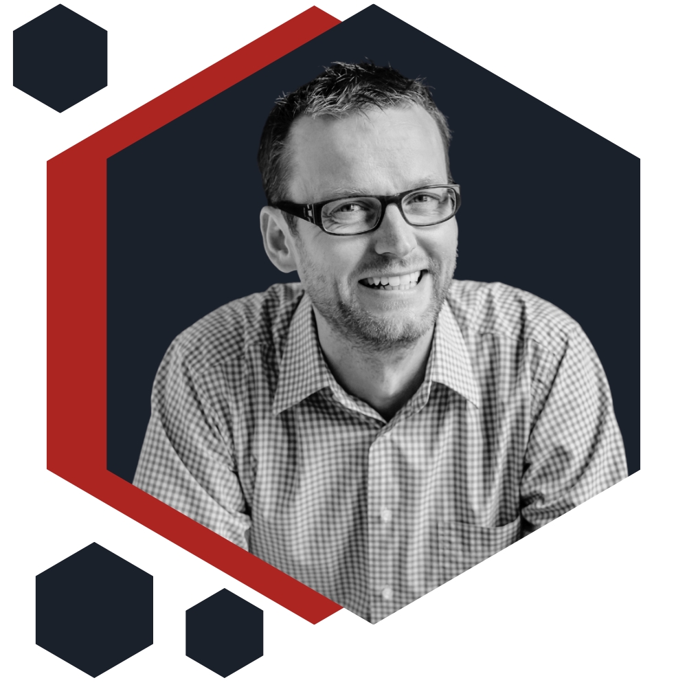 Profilový portrét Petra Hykla, nezávislého CRM stratéga a konzultanta pro růst revenue.